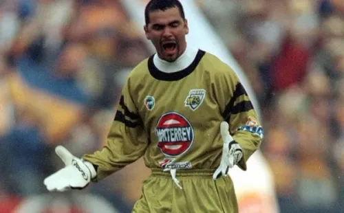 El fastidio de Dautt en el Clásico Regio.