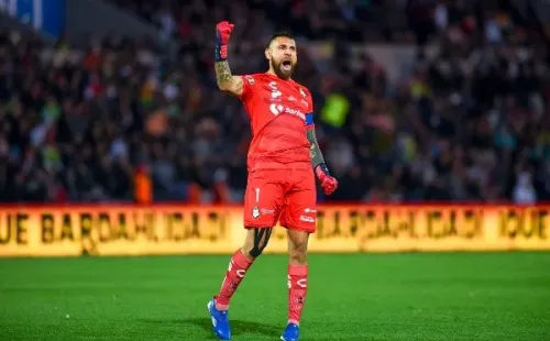 Jonathan Orozco festejando un gol (Jam Media)