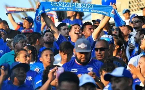 Los aficionados de Cruz Azul siguen a su equipo por Concachampions (Getty Images).