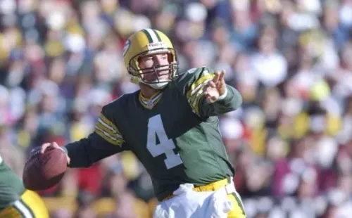 Favre jugando para los Green Bay Packers (Getty)