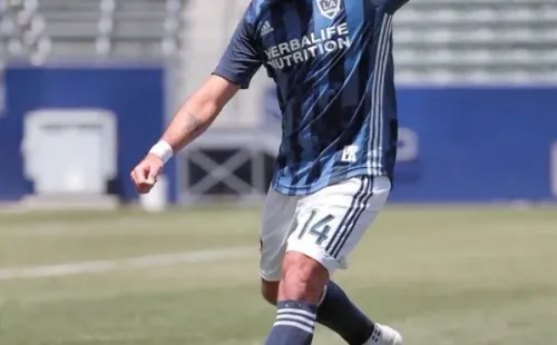 Chicharito se retiró con un golpe en la práctica. (LA Galaxy)