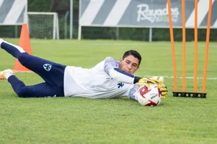El arquero dejó en claro que no toma en serio las burlas emitidas en su contra (Foto: Twitter de Rayados)