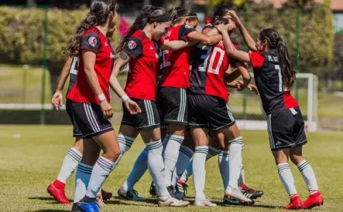 Las jugadoras de Atlas festejan una anotación de su equipo (Tw: Atlas)
