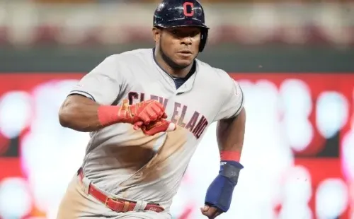 Yasiel Puig jugó la última temporada con los Indians