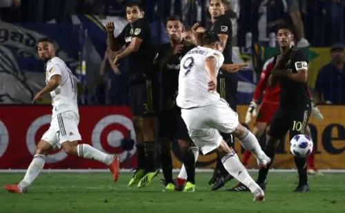 Zlatan y Carlos Vela, protagonistas de El Tráfico (Getty)