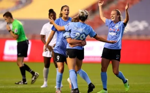 St Georges celebra su primer gol en la NWSL (Getty)