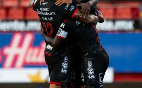 Los elementos de Tijuana festejan el tanto de Miler Bolaños (Getty Images)