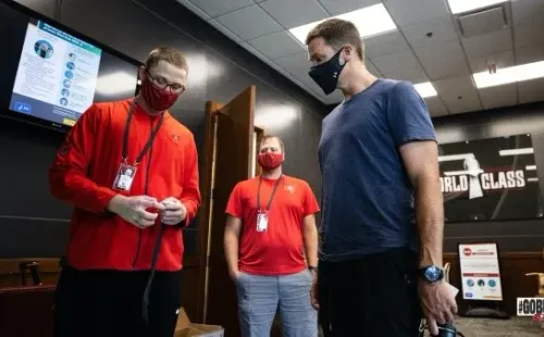 Tom Brady en el campamentos de los Bucs