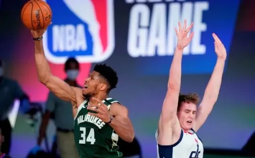 Giannis anotó 12 puntos ante los Wizards (Getty)