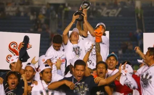 Rayados celebra el título ante Cruz Azul en el AP 2009 (Getty Images)