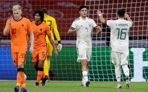 Raúl Jiménez anotó el 1-0 parcial de penal sobre Países Bajos (Getty Images)