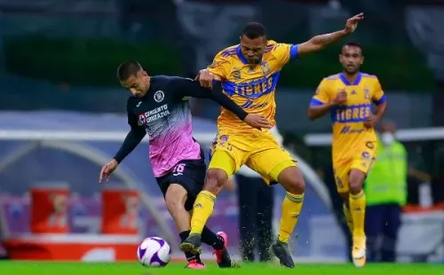 Tigres derrotó a Cruz Azul 2-0 en su última visita al Azteca (Getty Images)