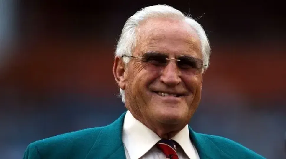 Don Shula también tiene el récord de ser el entrenador del único equipo con una temporada perfecta (Getty Images)