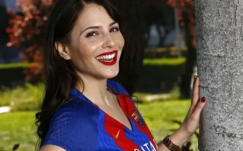 Una de las actrices más famosas,confesó ser hincha culé (@andreaduro)