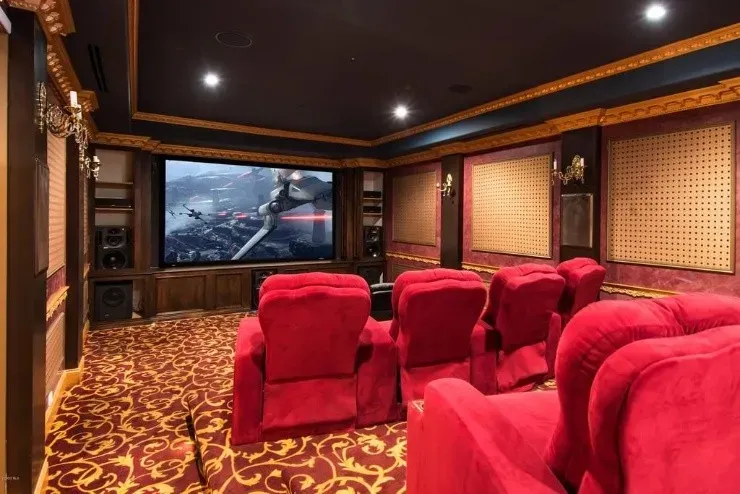 Sala de entretenimiento (Foto: realtor.com)