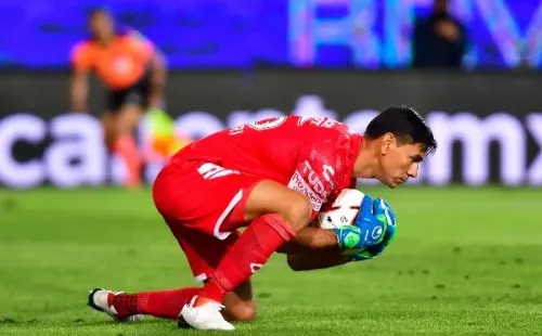 Ustari recibió un regalo de Messi. Jam Media.