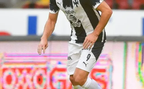 Vincent Janssen se está terminando de recuperar de una fractura en un dedo de la mano derecha (Imago 7)