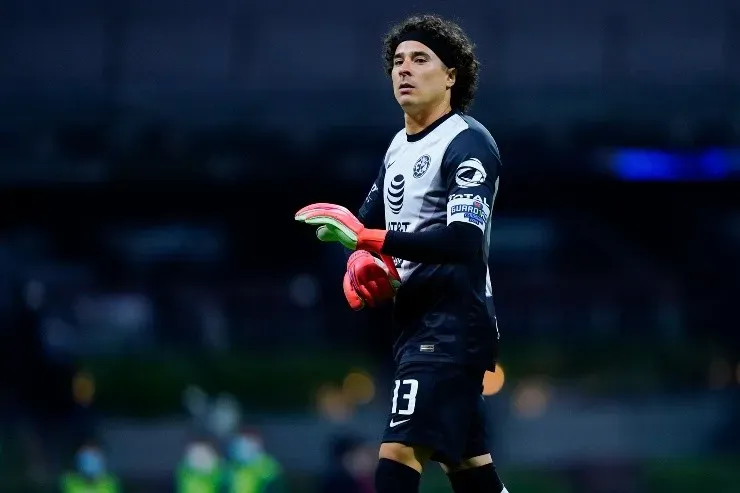 Guillermo Ochoa en América
