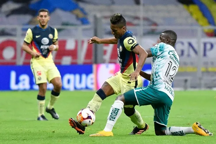 Pedro Aquino en América