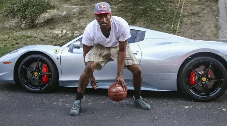 Wall en pleno comercial de Red Bull. Fuente: @johnwall