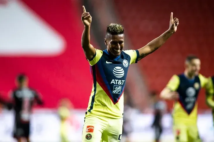 Pedro Aquino en América