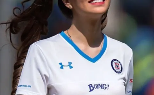 Mich Pérez comenzó a ser porrista de Cruz Azul a los 18 años. ( @michperezof)