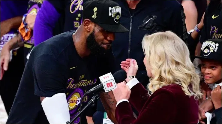 LeBron James y Jeanie Buss (Foto: Getty)