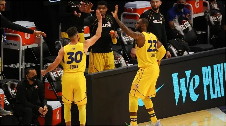 Stephen Curry y LeBron James en el All-Star Game 2021 de la NBA (Foto: Getty)