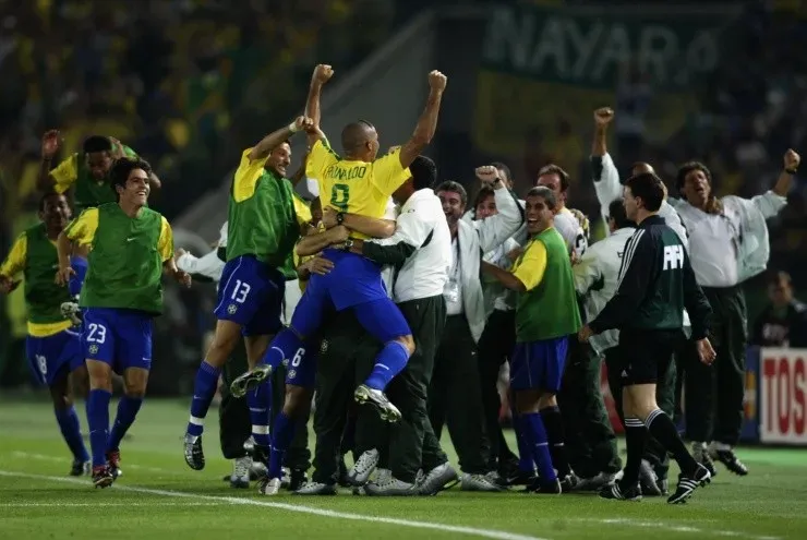 Ronaldo le hizo los dos goles a Alemania en el 2002 para levantar la Copa del Mundo. (Getty Images)