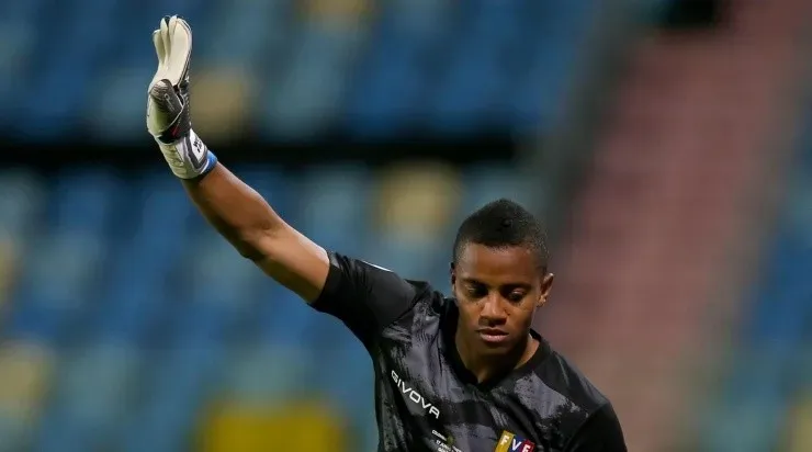 Wuilker Faríñez en el precalentamiento. Foto: Getty