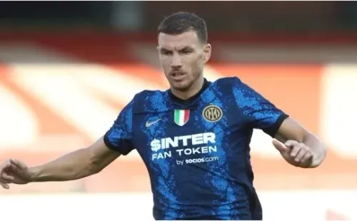 Edin Dzeko ya se estrenó en Inter de Milán