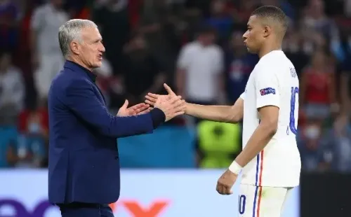 Didier Deschamps y Kylian Mbappé