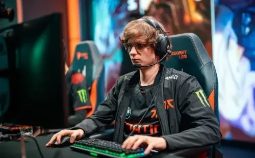 Upset se pierde el debut en Worlds 2021 con Fnatic