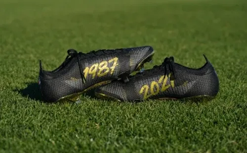 Botines especiales para Lloyd.