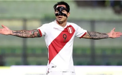 Gianluca Lapadula, delantero de la selección de Perú