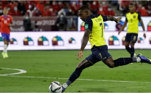 Pervis Estupiñán, lateral izquierdo de la selección de Ecuador