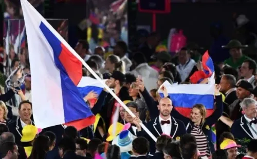 En los Juegos Olímpicos compitió bajo las sigas ROC (Russian Olympic Committee).