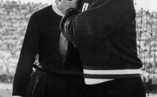 Kurt Schmied, tras su colapso y la ayuda del masajista de Austria