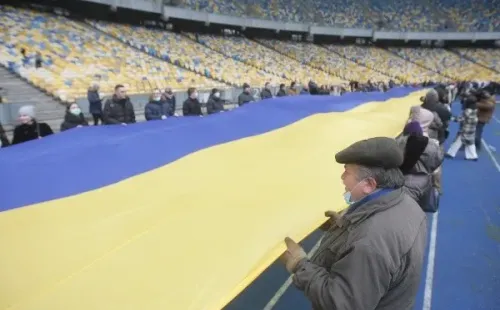 El estadio de Kiev pide paz (Getty)