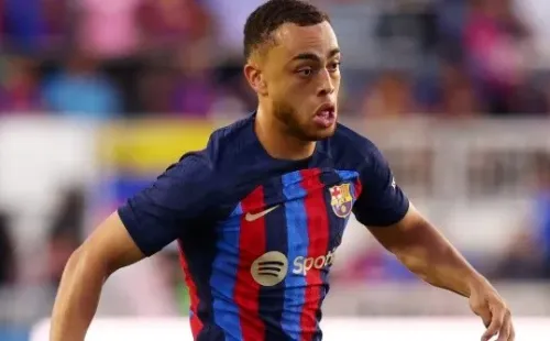 Dest podría reforzar el lateral derecho