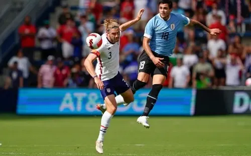Acción de juego de Uruguay con Estados Unidos. Getty.