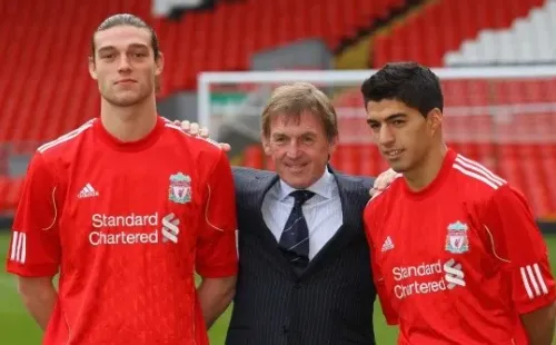 Andy Carroll y Luis Suárez, en su presentación en Liverpool en 2011