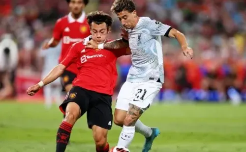 Facundo Pellistri vs Tsimikas en Manchester United vs Liverpool