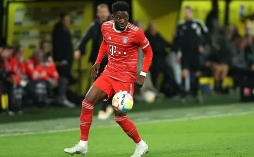 Davies en juego con Bayern Múnich. Getty.