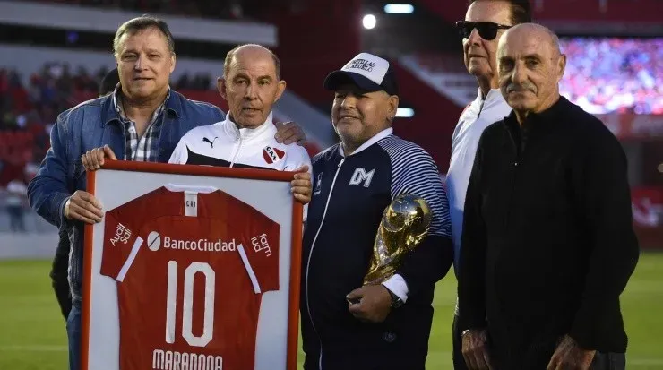 Bochini, junto con Diego Maradona, Daniel Bertoni, Pepé Santoro y Ricardo Pavoni (Getty)