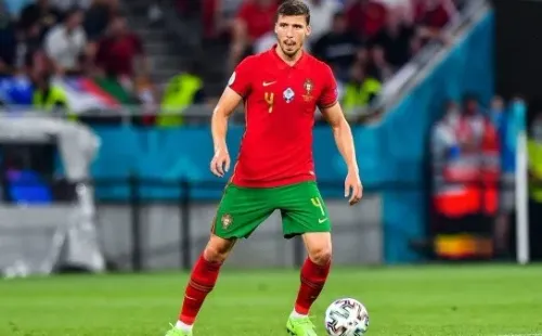 Conocido por su papel en Manchester City, Dias también se destaca en la selección portuguesa (Trivela)