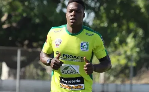 Aunque nació en Colombia, Copete ya es un referente del fútbol local y la Selección Pinolera (La Prensa)