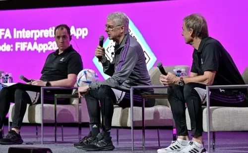 Conferencia de prensa de Wenger. Getty.