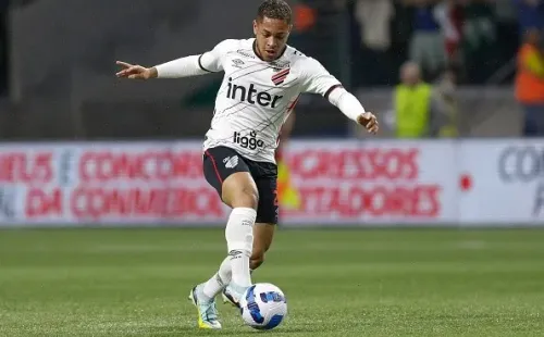 Vitor Roque de Athletico Paranaense. Getty.