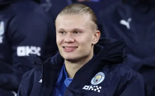 Erling Haaland fue suplente en el último partido de Manchester City ante Chelsea (Foto: Getty Images)